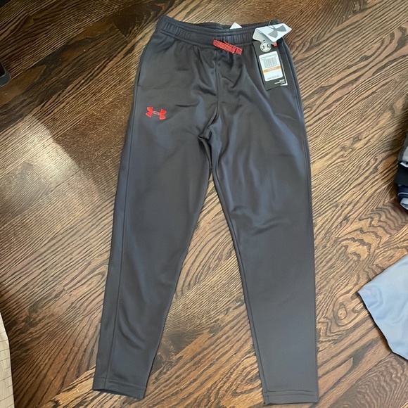 Under Armour boys, joggers size small with tags - Picture 3 of 4